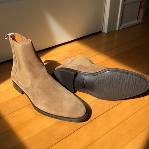 Magnanni Suede Chelsea Boots